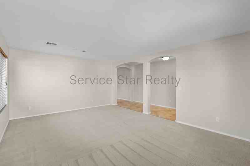 14237 W Aster Dr - Photo 3 of 24