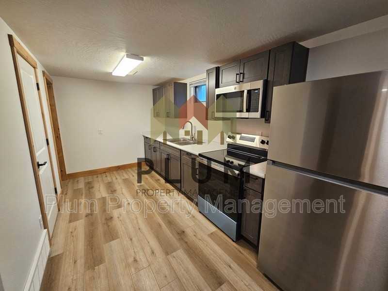 1909 S 14th St W - Photo 5 of 21