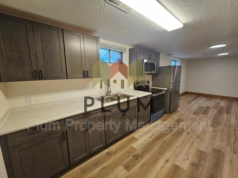 1909 S 14th St W - Photo 6 of 21