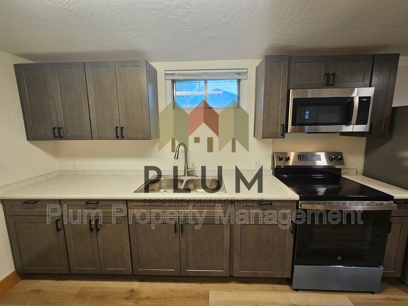 1909 S 14th St W - Photo 7 of 21