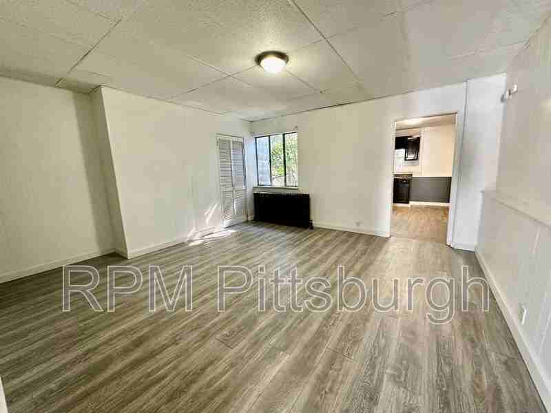 2330 Eccles St - Photo 3 of 16