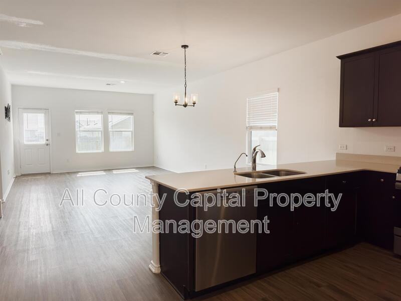 14007 Tordillo Dr - Photo 6 of 33