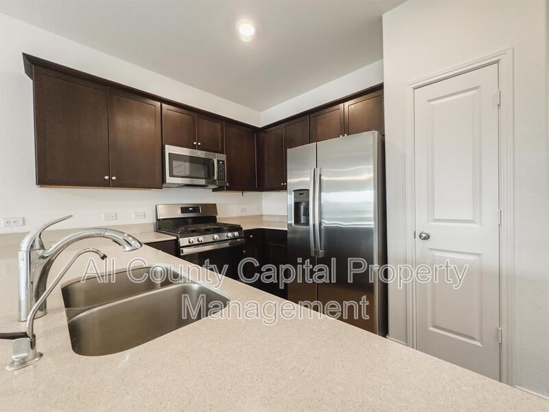 14007 Tordillo Dr - Photo 7 of 33