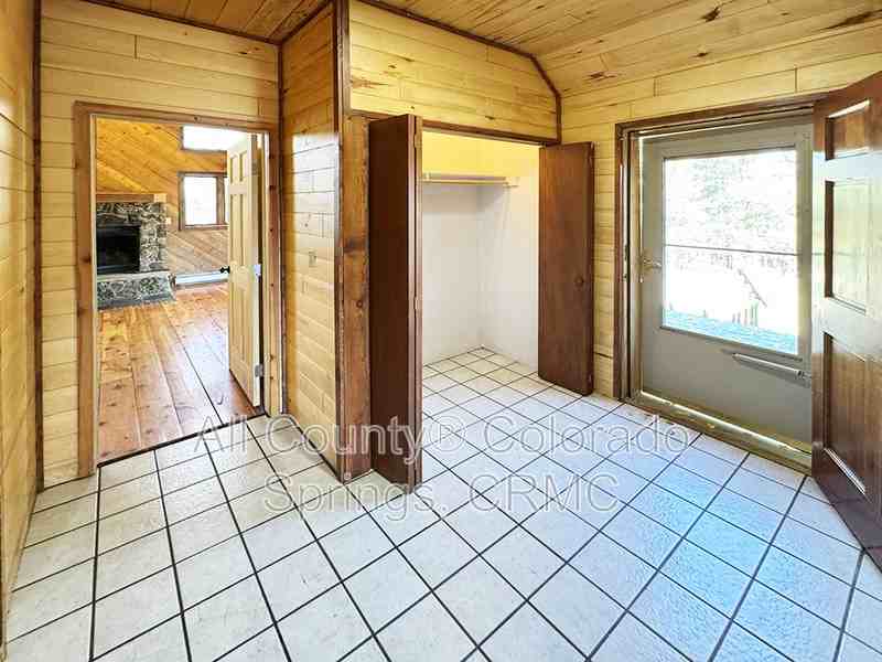 684 Southpark Road - Photo 3 of 48