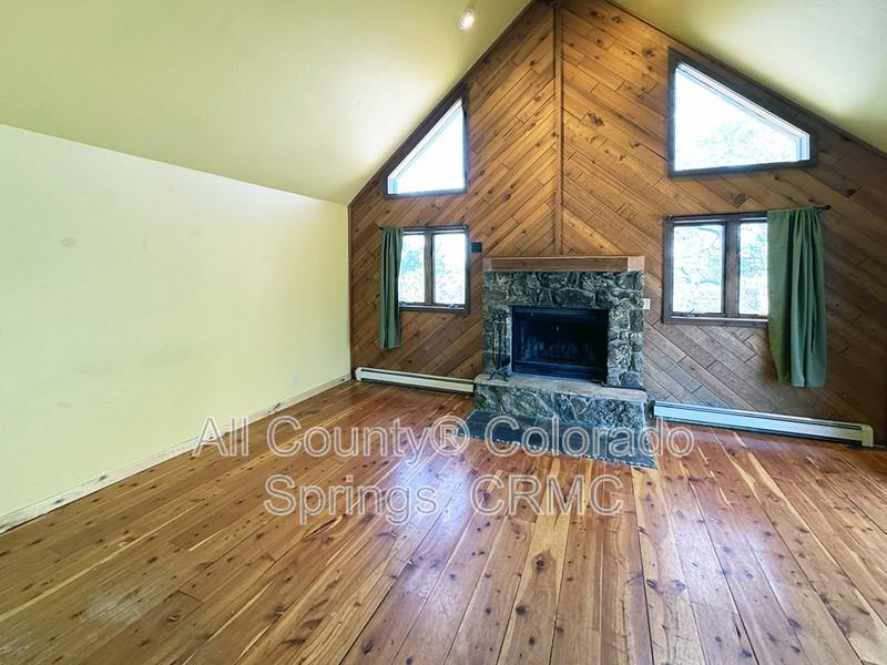 684 Southpark Road - Photo 4 of 48