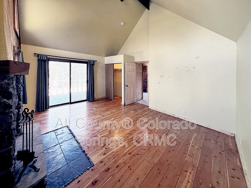 684 Southpark Road - Photo 6 of 48