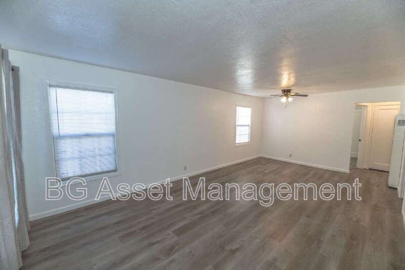 1428 Monterey St - Photo 4 of 34