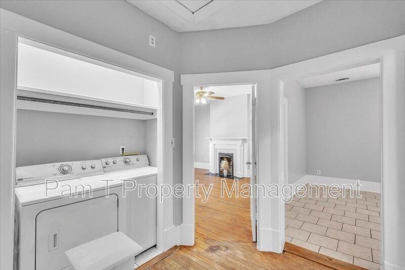 527 East 38th Street - Photo 5 of 28