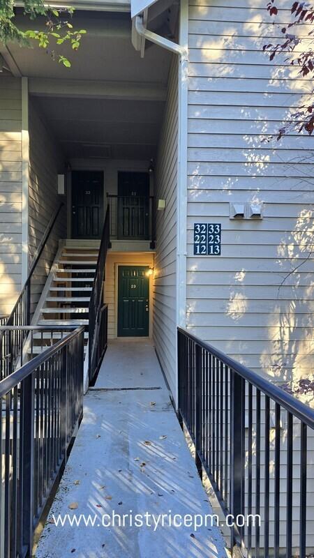 12515 Ne 116th St #B23 - Photo 3 of 17