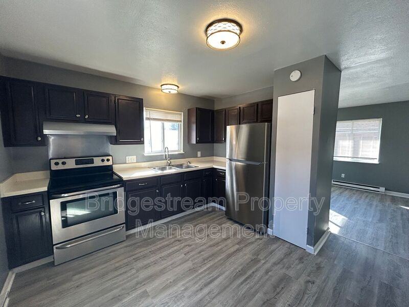 2101 Val Vista Ct - Photo 2 of 8