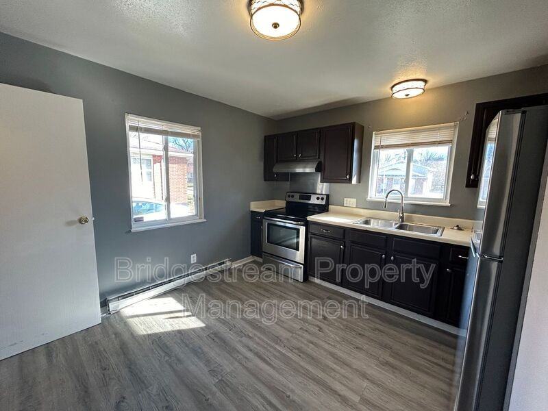 2101 Val Vista Ct - Photo 3 of 8