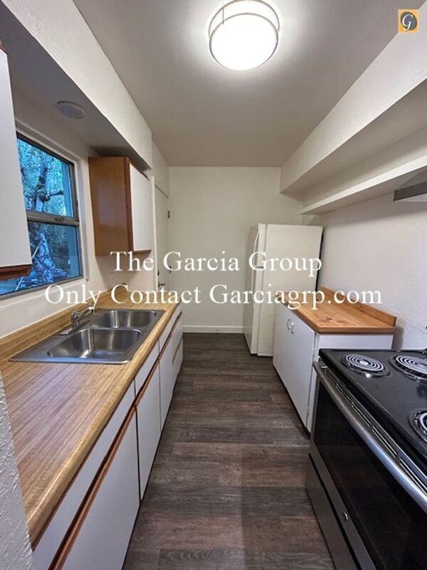 7805 Northeast Failing Street #3 - Photo 4 of 12