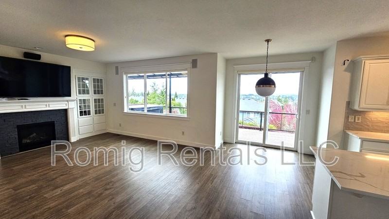 2726 Ne 159th Cir - Photo 2 of 29