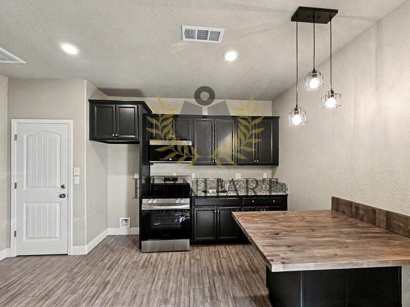 1132 S Simon St #B - Photo 2 of 10