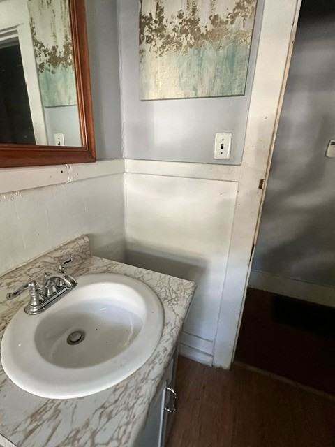 567 W Leafland Ave - Photo 3 of 18