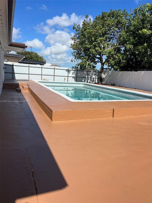 2601 Acapulco Dr - Photo 2 of 6