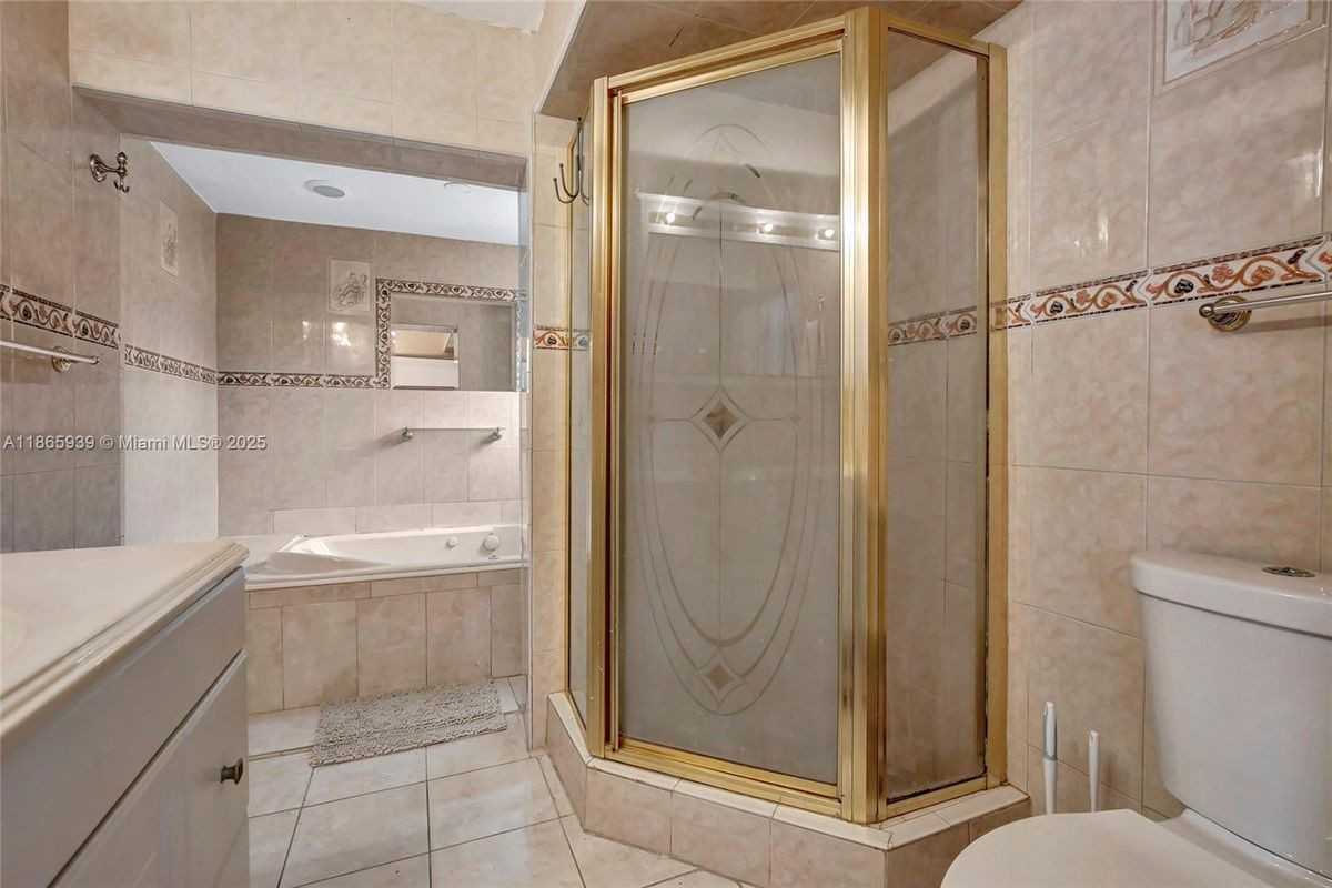 6729 Camelia Dr - Photo 3 of 8