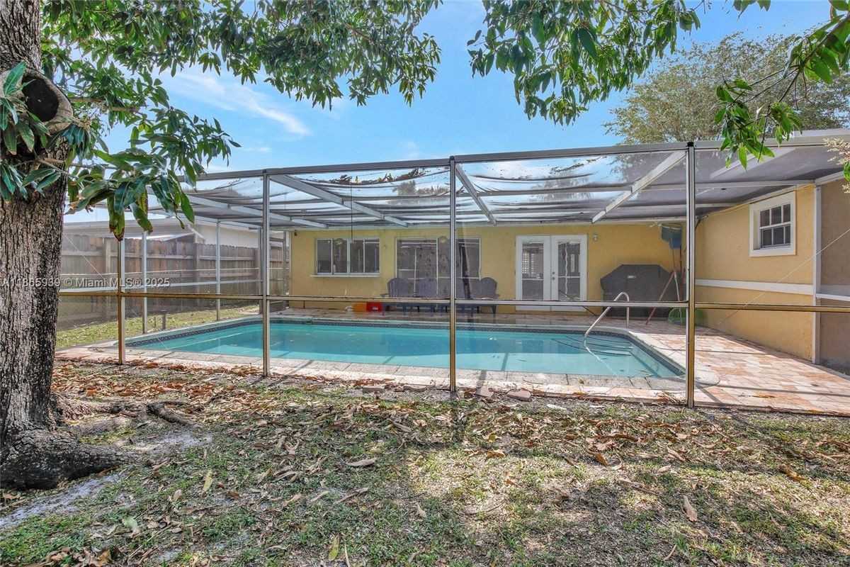 6729 Camelia Dr - Photo 7 of 8