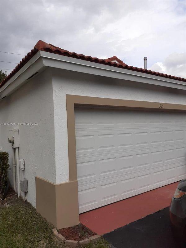 32 Gables Blvd - Photo 2 of 3