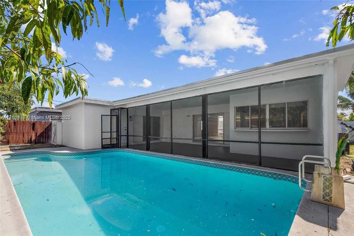 7773 Coral Blvd - Photo 2 of 9