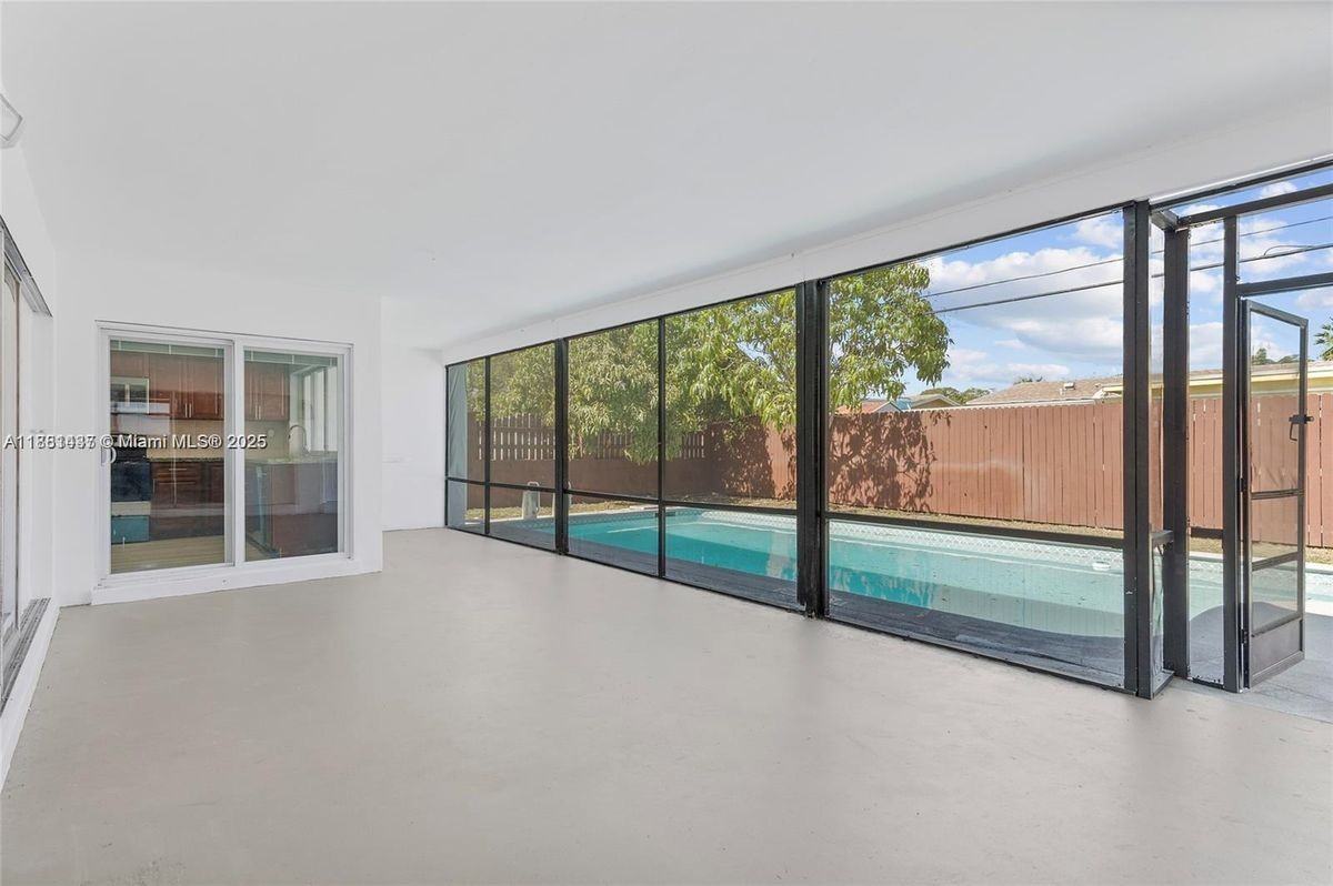 7773 Coral Blvd - Photo 3 of 9