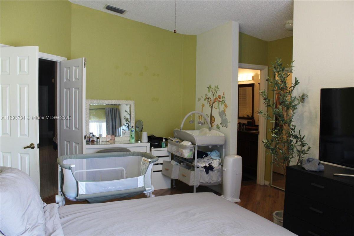 16405 Sapphire St - Photo 7 of 11