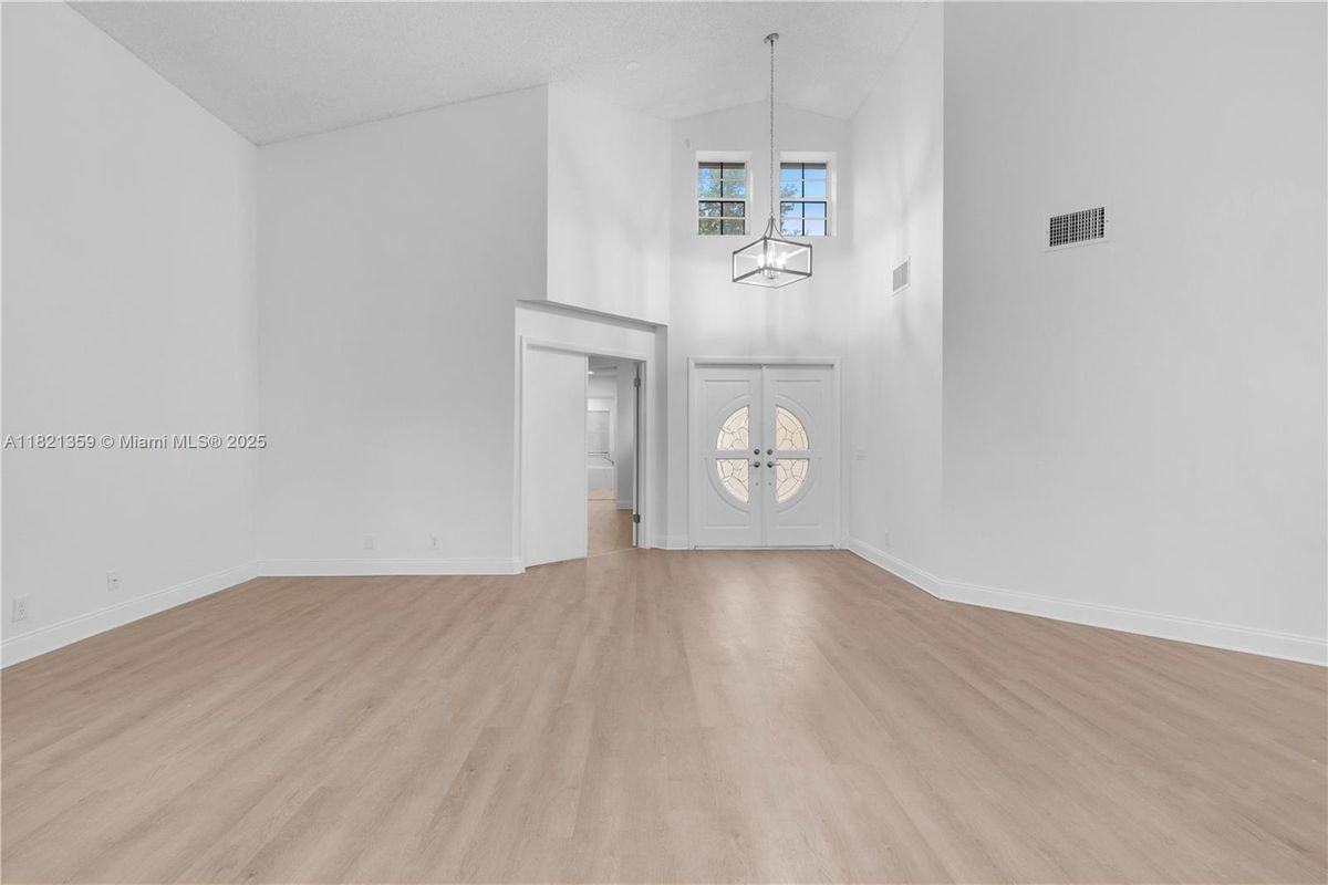 1525 Seabay Rd - Photo 3 of 16