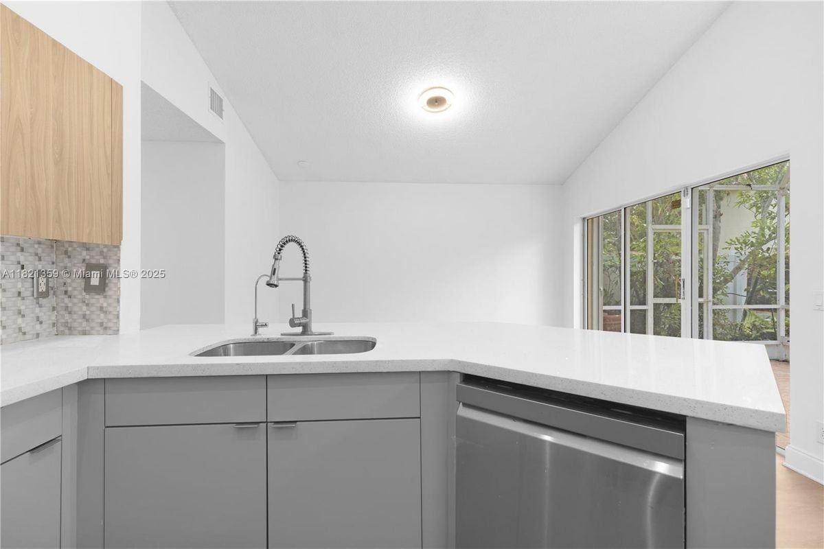 1525 Seabay Rd - Photo 5 of 16