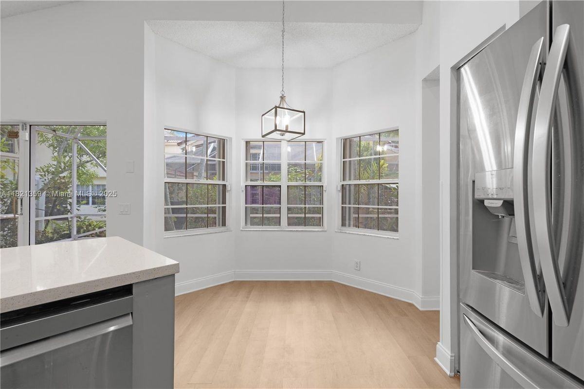 1525 Seabay Rd - Photo 6 of 16