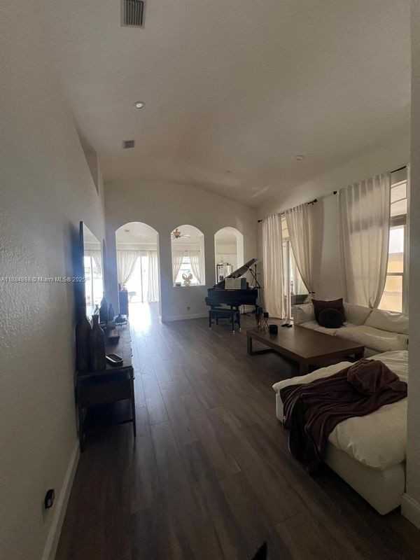 3015 Sw 135th Ave - Photo 3 of 20