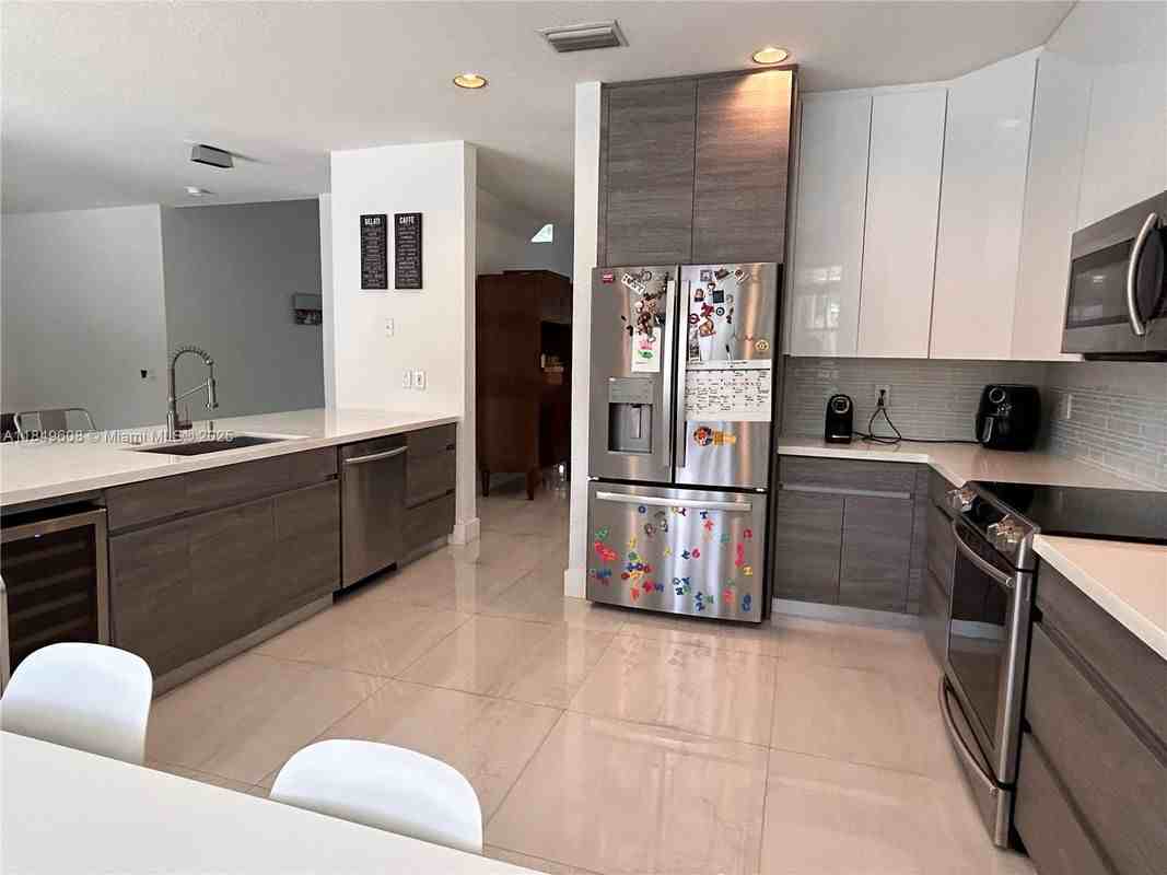 1570 Elm Grove Rd - Photo 6 of 17