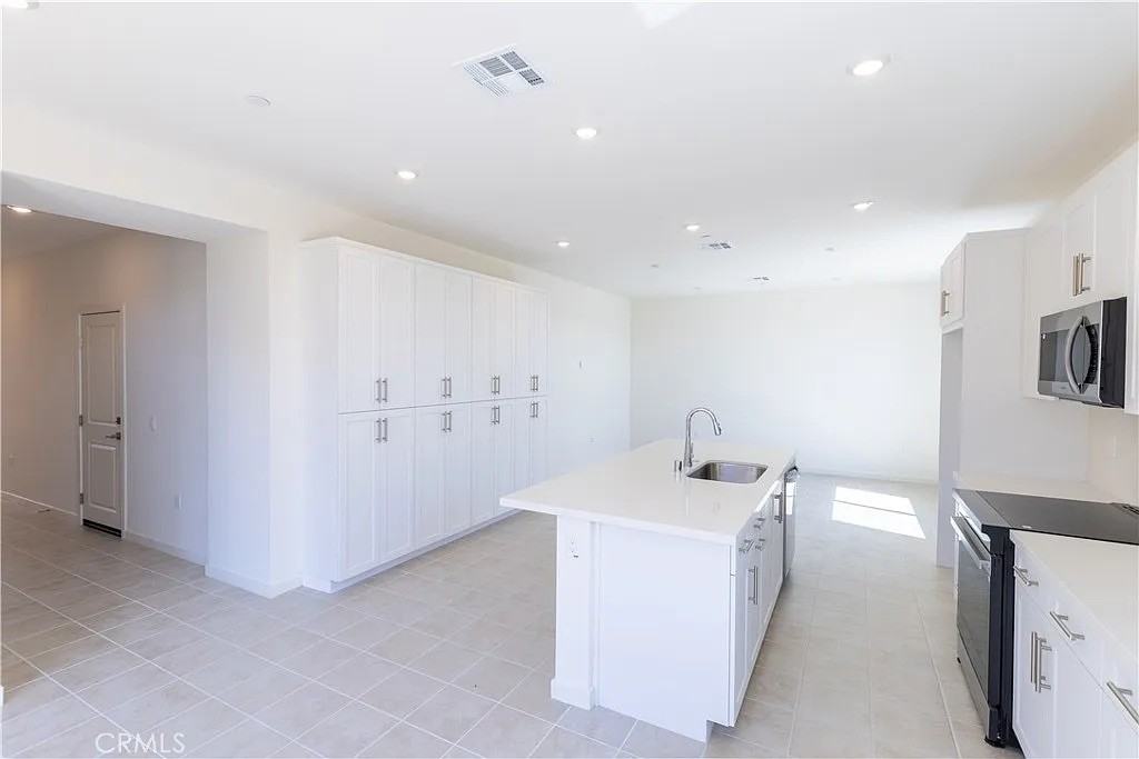 3472 E Emerald Dr - Photo 3 of 12