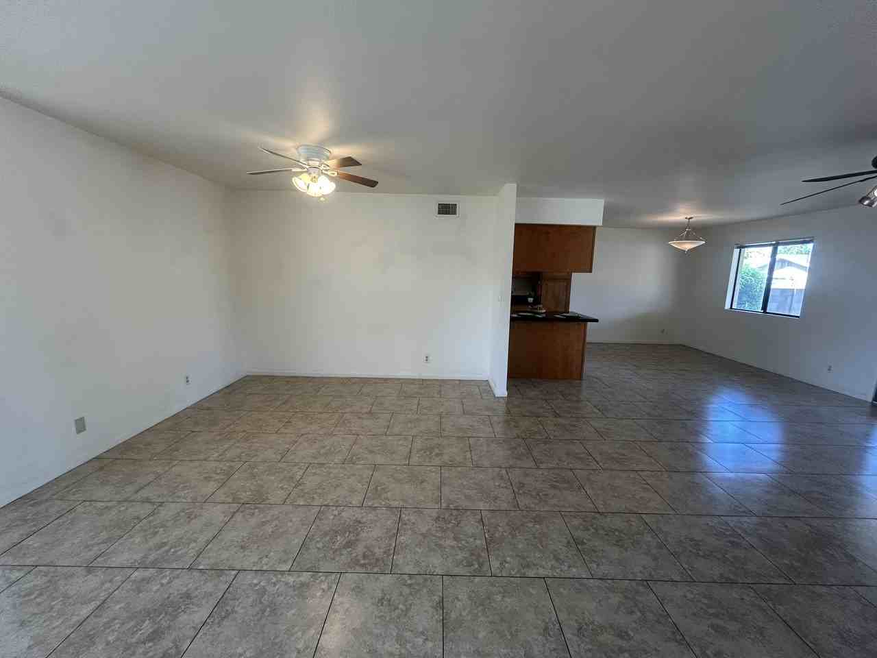 1302 W 13th St - Photo 4 of 18