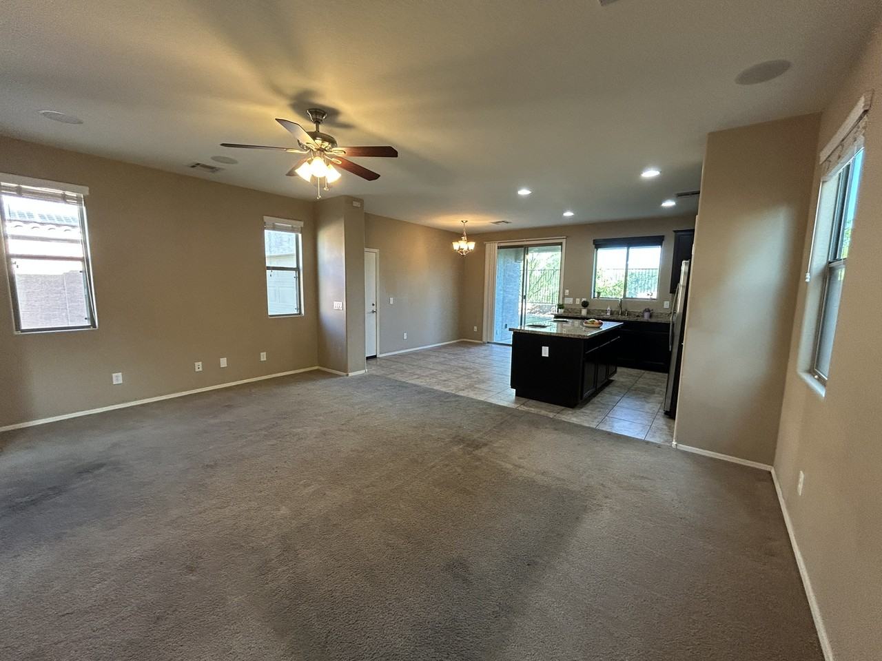 8623 South 40th Drive - Photo 4 of 22