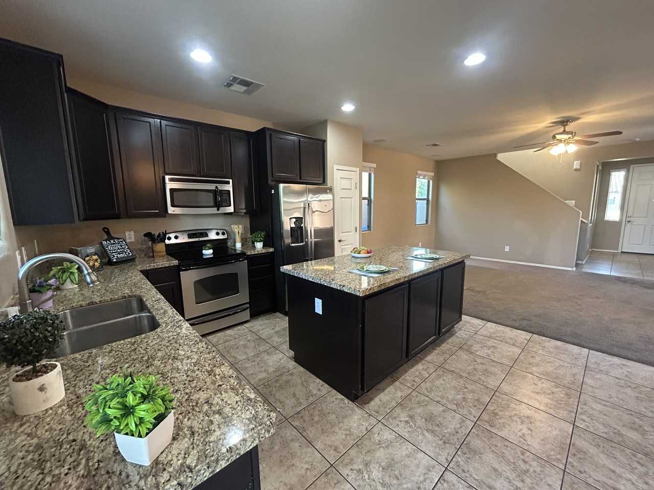 8623 South 40th Drive - Photo 7 of 22