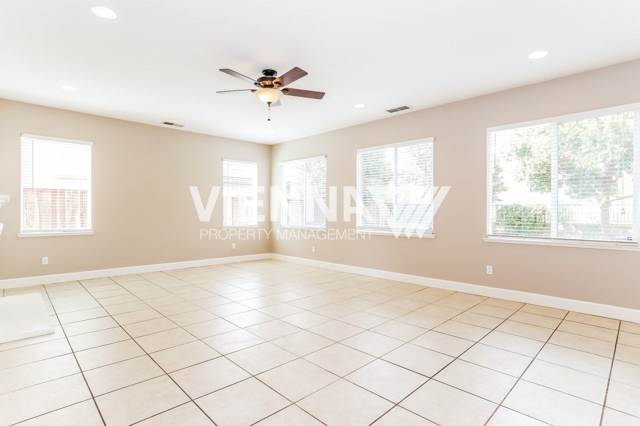 836 Spotted Pony Ln - Photo 2 of 30
