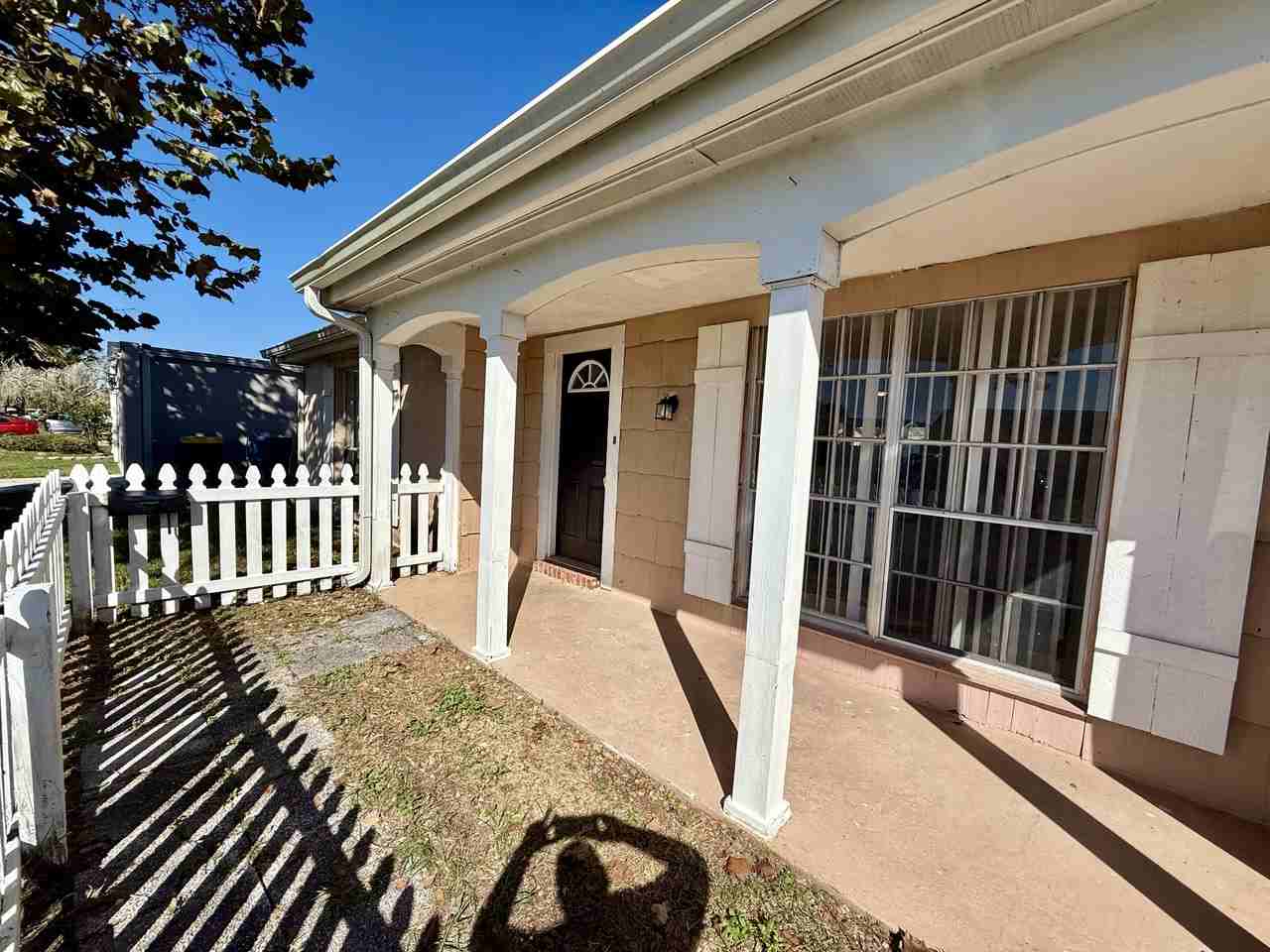 3931 Claremont Dr - Photo 2 of 23