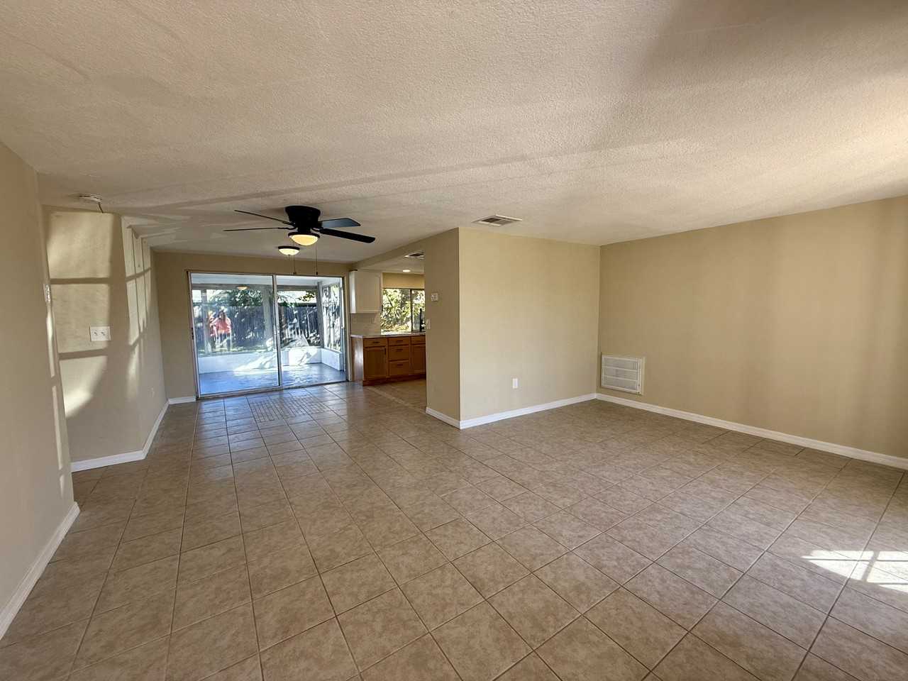 3931 Claremont Dr - Photo 3 of 23