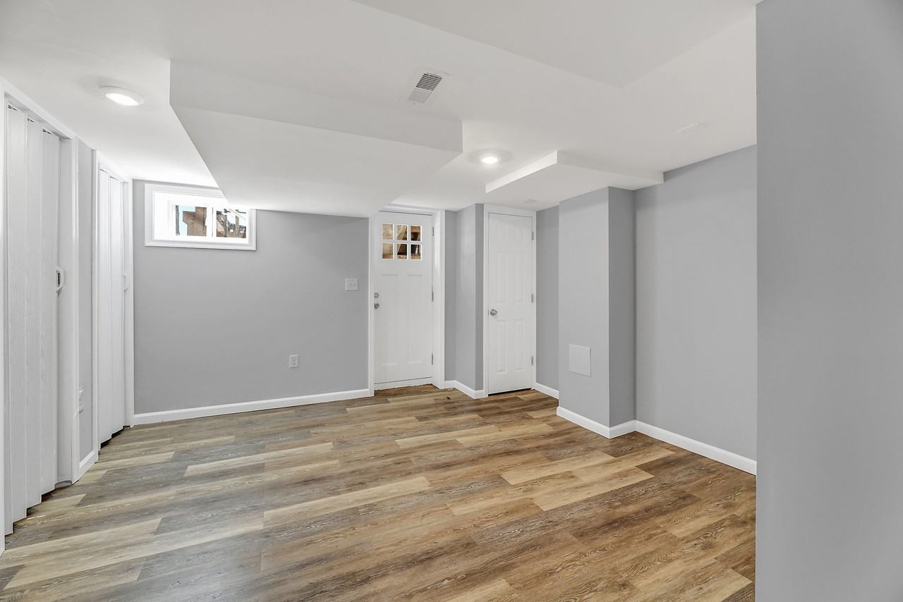 8339 Wyton Rd - Photo 6 of 9