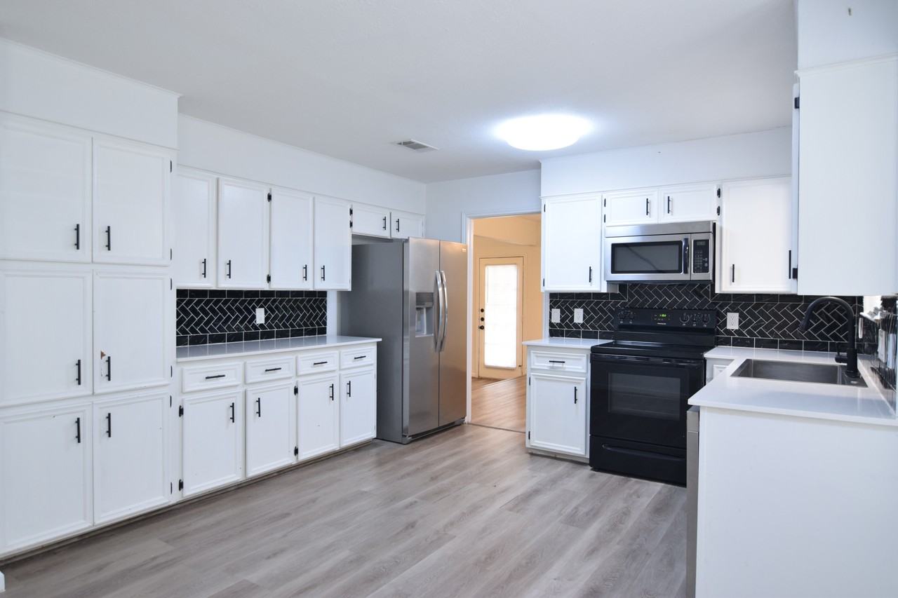 820 Cedar Ridge Drive - Photo 4 of 26