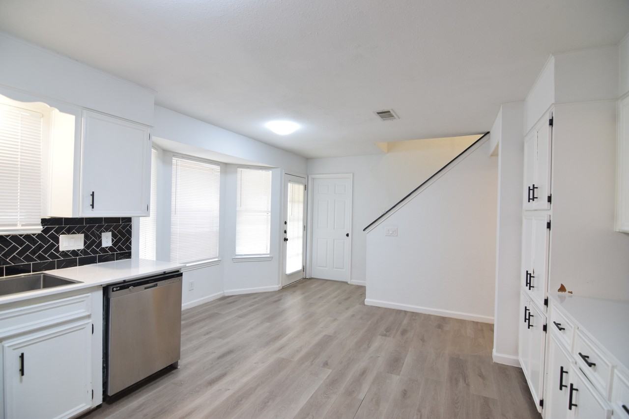 820 Cedar Ridge Drive - Photo 7 of 26