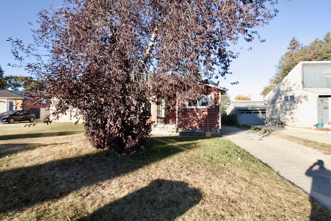 1012 56 St Nw - Photo 3 of 22