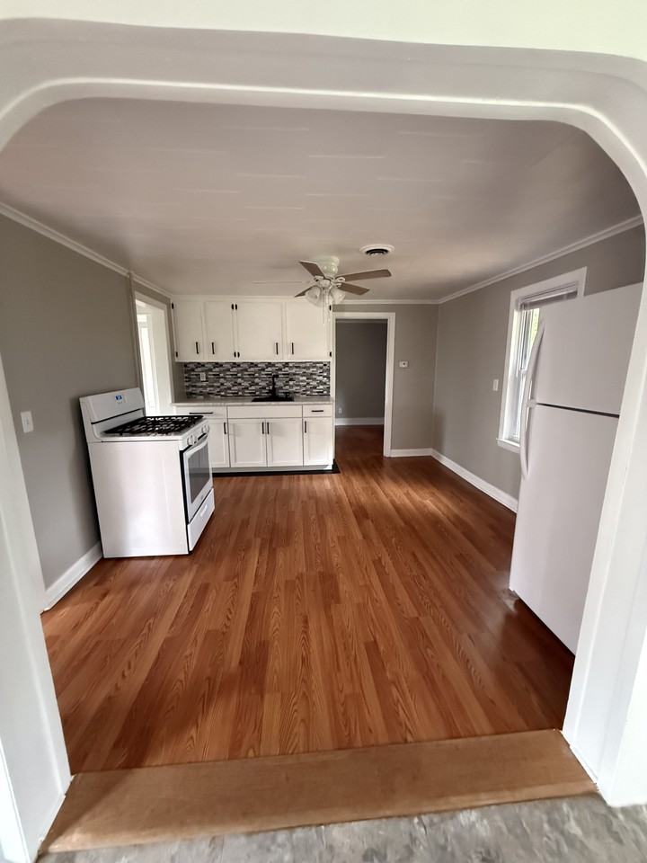 18 Lincoln St - Photo 2 of 8