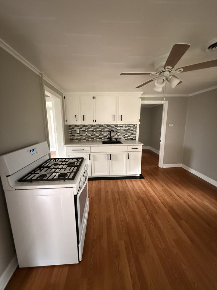 18 Lincoln St - Photo 3 of 8