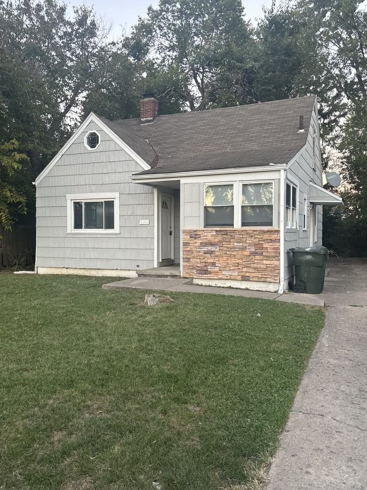 692 S Wheatland Ave - Photo 5 of 35