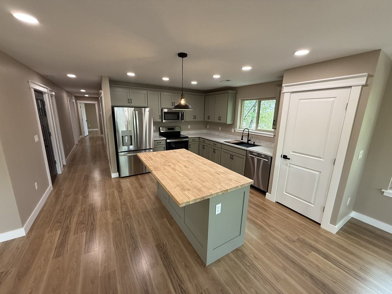 2319 Cooper Ave #201 - Photo 2 of 20