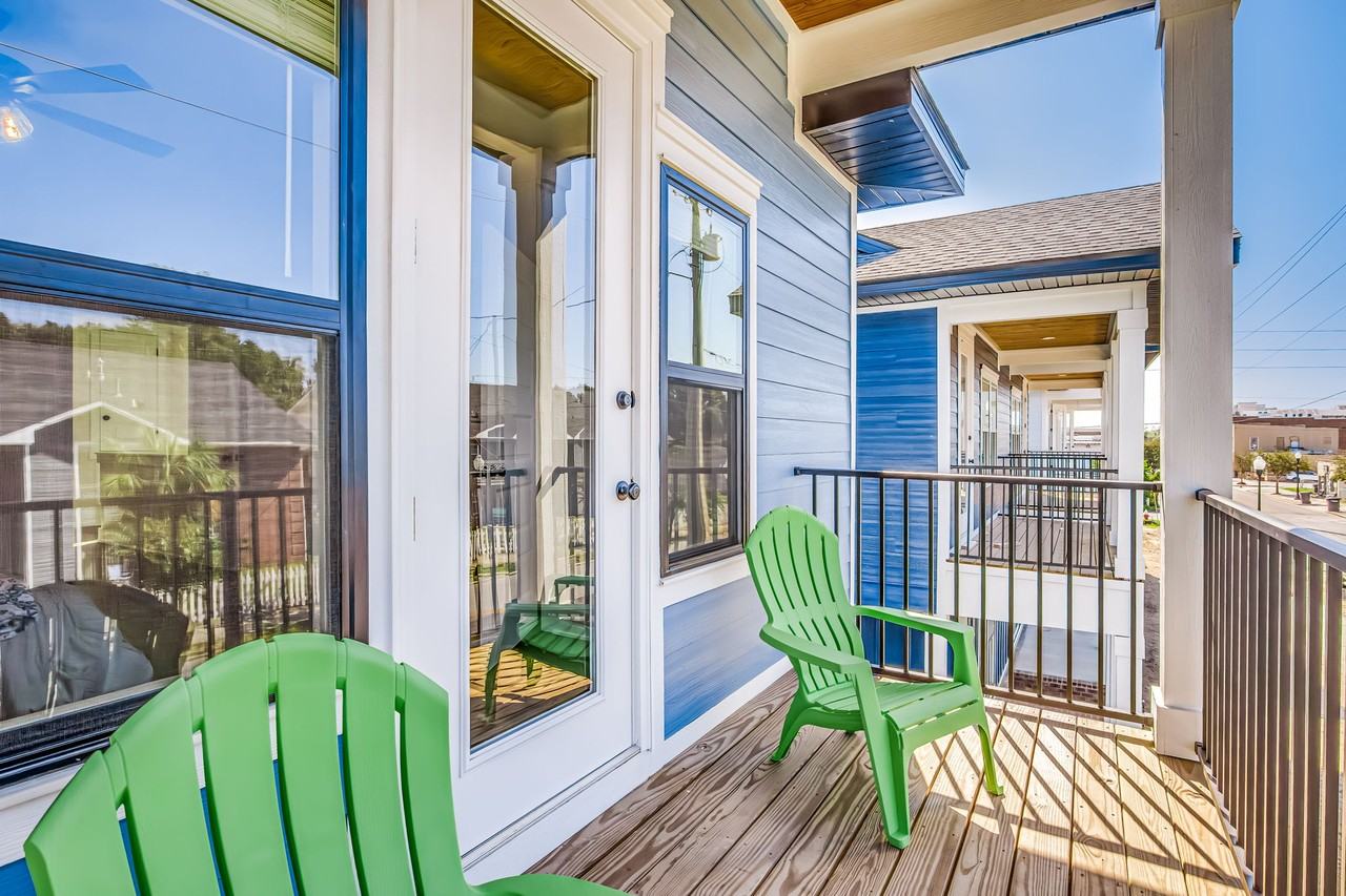 596 N De Villiers St #B - Photo 3 of 31