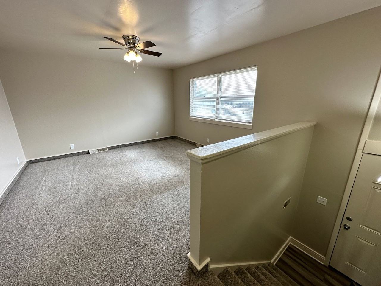 2469 S Saint Clair Ave - Photo 3 of 17