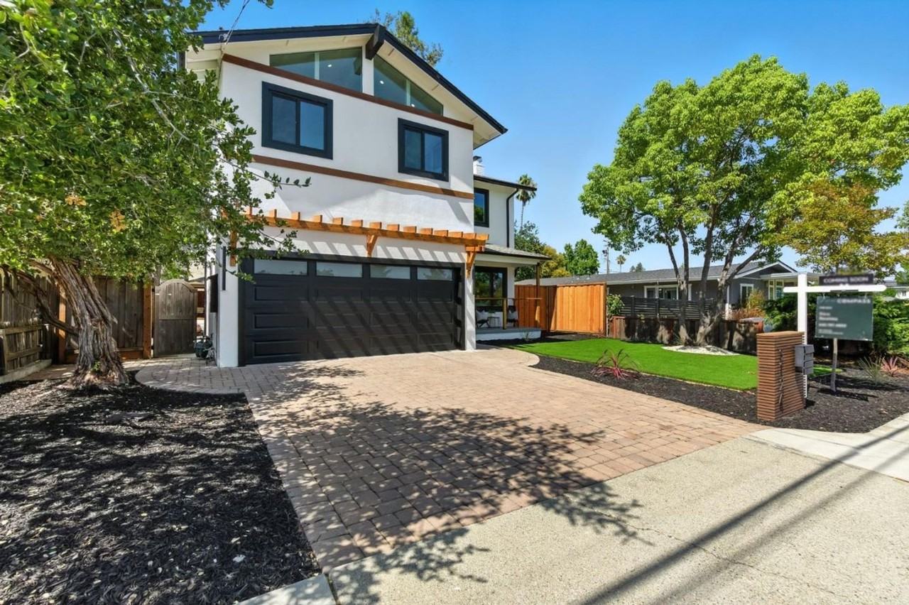 3124 Wessex Way - Photo 2 of 32