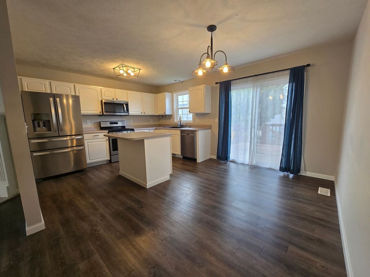 460 Beechwood Ct - Photo 5 of 31